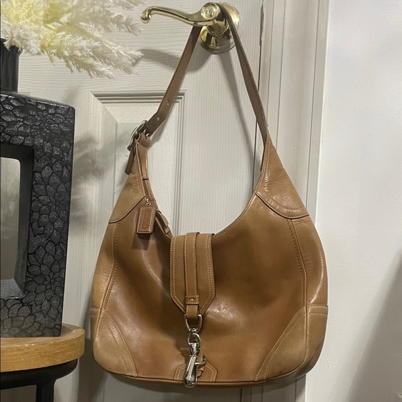 Coach vintage Tan Leather Shoulder Bag - Picture 1 of 4